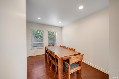 1043 Belvedere Drive, North Vancouver, BC - Indoor Photo Showing Other Room