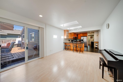 1043 Belvedere Drive, North Vancouver, BC - Indoor