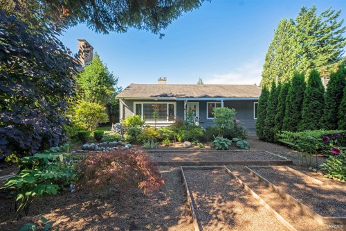 1043 Belvedere Drive, North Vancouver, BC - Outdoor