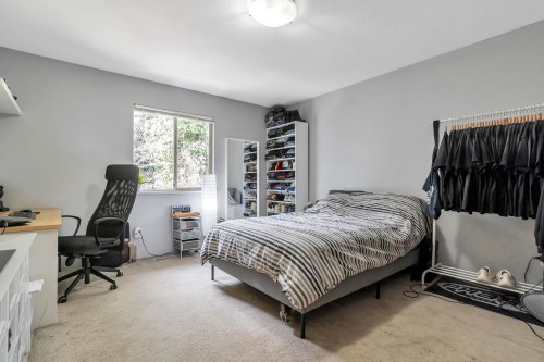 2225 Kaptey Avenue, Coquitlam, BC - Indoor Photo Showing Bedroom