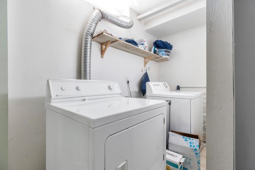 2225 Kaptey Avenue, Coquitlam, BC - Indoor Photo Showing Laundry Room
