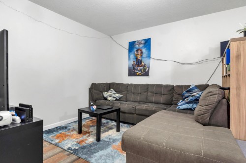 2225 Kaptey Avenue, Coquitlam, BC - Indoor Photo Showing Living Room