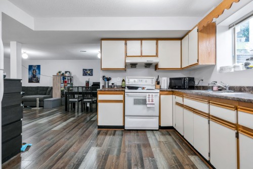 2225 Kaptey Avenue, Coquitlam, BC - Indoor Photo Showing Kitchen