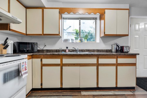 2225 Kaptey Avenue, Coquitlam, BC - Indoor Photo Showing Kitchen With Double Sink
