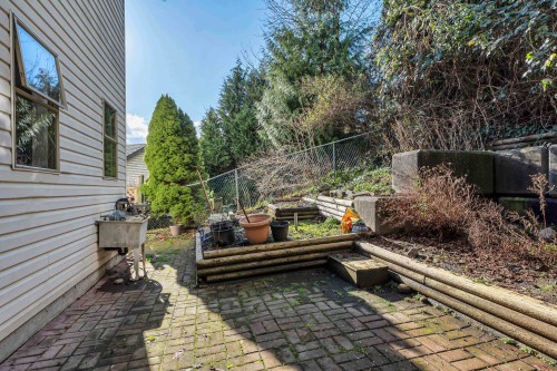 2225 Kaptey Avenue, Coquitlam, BC - Outdoor