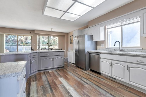 2225 Kaptey Avenue, Coquitlam, BC - Indoor Photo Showing Kitchen With Upgraded Kitchen