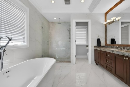 3818 Broadway W, Vancouver, BC - Indoor Photo Showing Bathroom