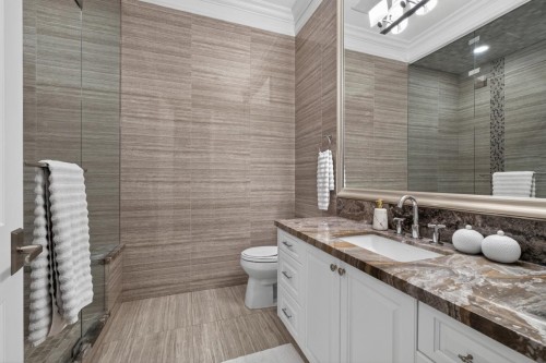 3818 Broadway W, Vancouver, BC - Indoor Photo Showing Bathroom