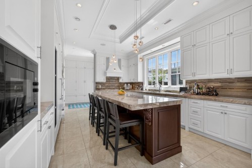 3818 Broadway W, Vancouver, BC - Indoor Photo Showing Kitchen With Upgraded Kitchen