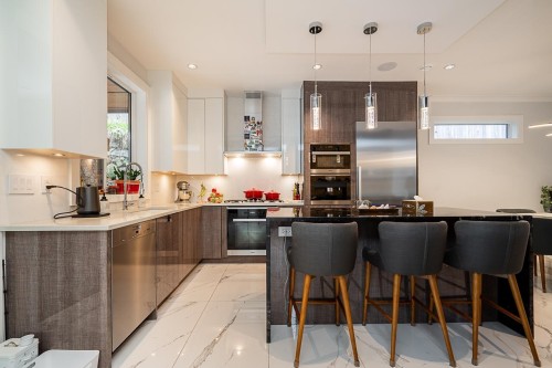 4365 Mountain Highway, North Vancouver, BC - Indoor Photo Showing Kitchen With Upgraded Kitchen