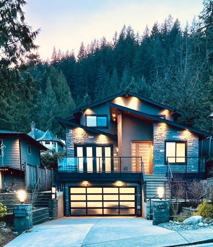 4365 Mountain Highway, North Vancouver, BC - Outdoor