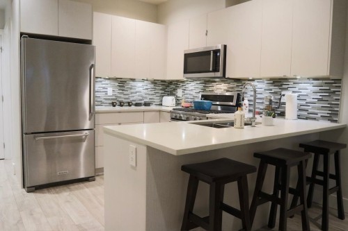 4365 Mountain Highway, North Vancouver, BC - Indoor Photo Showing Kitchen With Upgraded Kitchen