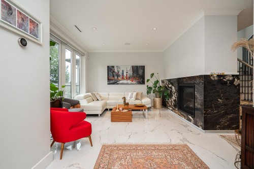 4365 Mountain Highway, North Vancouver, BC - Indoor Photo Showing Living Room With Fireplace
