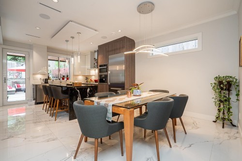 4365 Mountain Highway, North Vancouver, BC - Indoor Photo Showing Dining Room