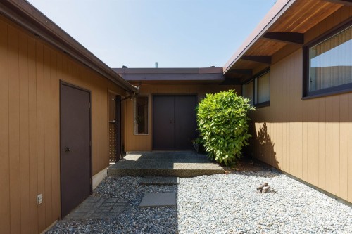 4568 Marineview Crescent, North Vancouver, BC - Outdoor With Exterior
