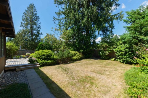 4568 Marineview Crescent, North Vancouver, BC - Outdoor