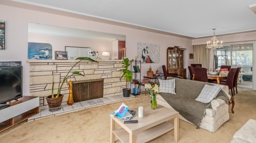 5433 Ash Street, Vancouver, BC - Indoor Photo Showing Living Room With Fireplace
