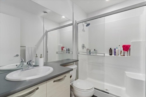 112-7478 Byrnepark Walk, Burnaby, BC - Indoor Photo Showing Bathroom