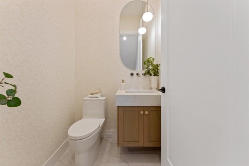 2578 4Th Avenue E, Vancouver, BC - Indoor Photo Showing Bathroom