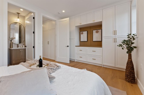 2578 4Th Avenue E, Vancouver, BC - Indoor Photo Showing Bedroom
