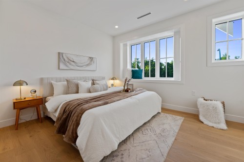 2578 4Th Avenue E, Vancouver, BC - Indoor Photo Showing Bedroom