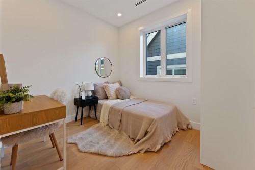 2578 4Th Avenue E, Vancouver, BC - Indoor Photo Showing Bedroom