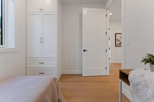 2578 4Th Avenue E, Vancouver, BC - Indoor Photo Showing Bedroom