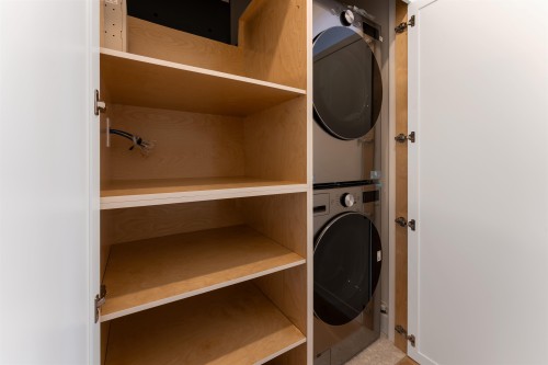 2578 4Th Avenue E, Vancouver, BC - Indoor Photo Showing Laundry Room