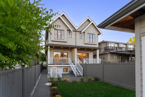 2578 4Th Avenue E, Vancouver, BC - Outdoor