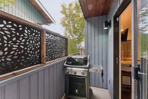 6650 Nelson Avenue, West Vancouver, BC - Outdoor With Exterior