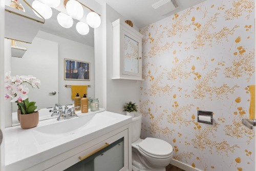 6650 Nelson Avenue, West Vancouver, BC - Indoor Photo Showing Bathroom