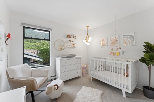 6650 Nelson Avenue, West Vancouver, BC - Indoor Photo Showing Bedroom