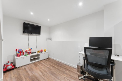 6650 Nelson Avenue, West Vancouver, BC - Indoor Photo Showing Office