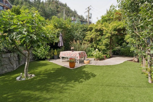 6650 Nelson Avenue, West Vancouver, BC - Outdoor