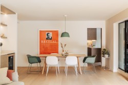 102-2140 Briar Avenue  Vancouver, BC V6L 3E3