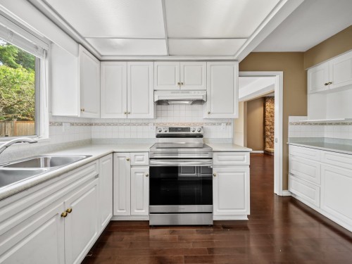 4237 Candlewood Drive, Richmond, BC - Indoor Photo Showing Kitchen