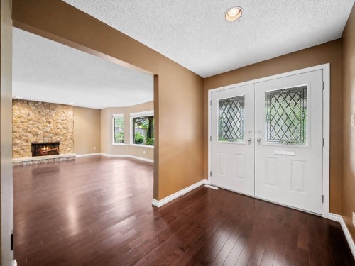 4237 Candlewood Drive, Richmond, BC - Indoor With Fireplace