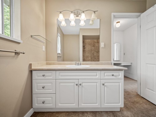 4237 Candlewood Drive, Richmond, BC - Indoor Photo Showing Bathroom