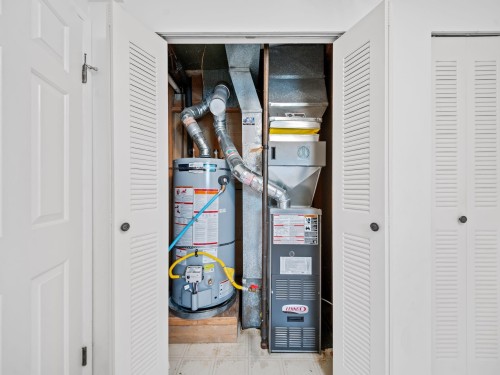 4237 Candlewood Drive, Richmond, BC - Indoor