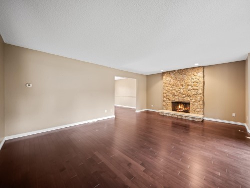 4237 Candlewood Drive, Richmond, BC - Indoor With Fireplace