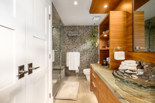 3242 1St Avenue W, Vancouver, BC - Indoor Photo Showing Bathroom