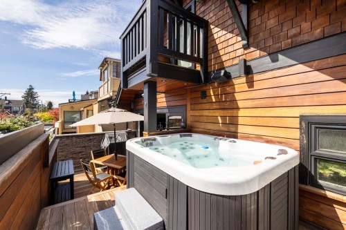 3242 1St Avenue W, Vancouver, BC - Outdoor With Exterior