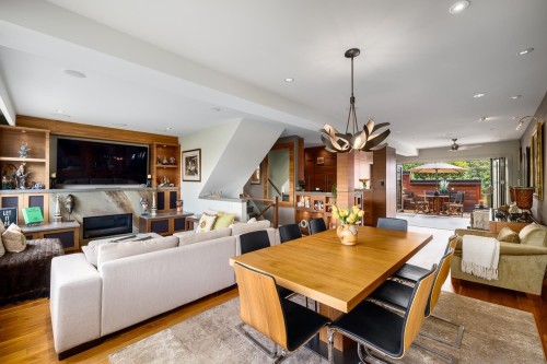 3242 1St Avenue W, Vancouver, BC - Indoor Photo Showing Living Room