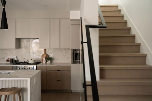 1-2282 8Th Avenue E, Vancouver, BC - Indoor Photo Showing Kitchen
