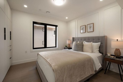 1-2282 8Th Avenue E, Vancouver, BC - Indoor Photo Showing Bedroom
