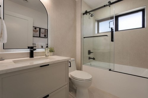 1-2282 8Th Avenue E, Vancouver, BC - Indoor Photo Showing Bathroom