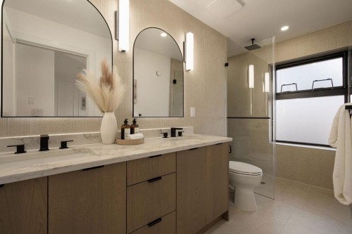 1-2282 8Th Avenue E, Vancouver, BC - Indoor Photo Showing Bathroom