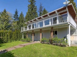 1720 Queens Avenue West Vancouver, BC V7V 2X7