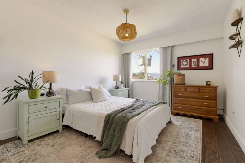 302-391 7Th Avenue E, Vancouver, BC - Indoor Photo Showing Bedroom