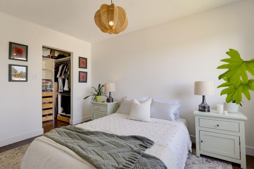 302-391 7Th Avenue E, Vancouver, BC - Indoor Photo Showing Bedroom